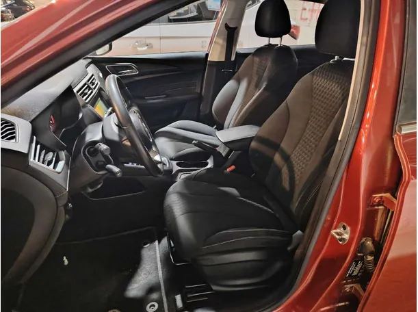 Car image 13