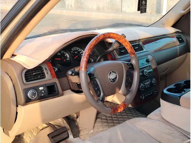 Car image 13