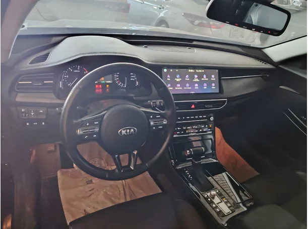 Car image 13