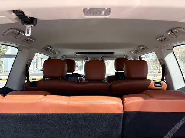 Car image 27