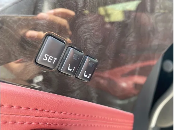 Car image 29