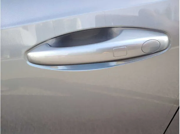 Car image 32