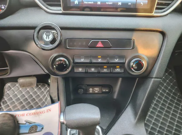 Car image 24