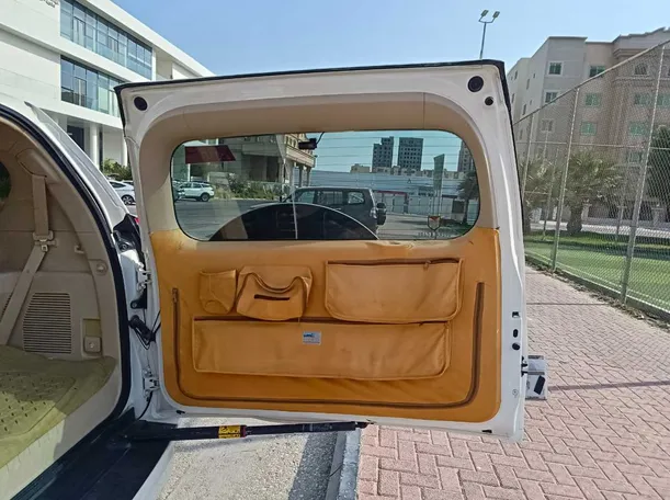 Car image 28