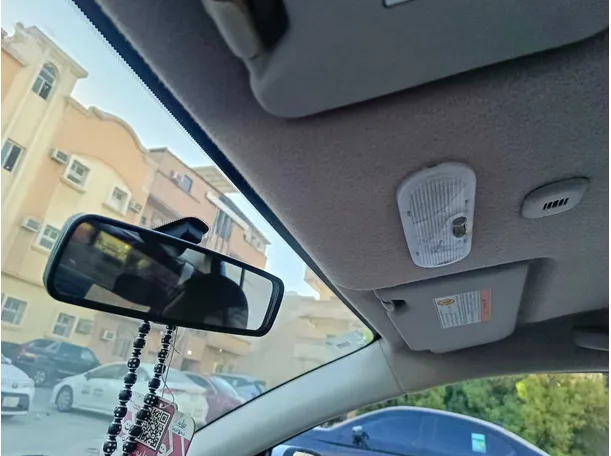 Car image 26