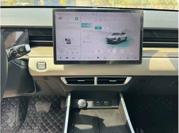 Car image 18