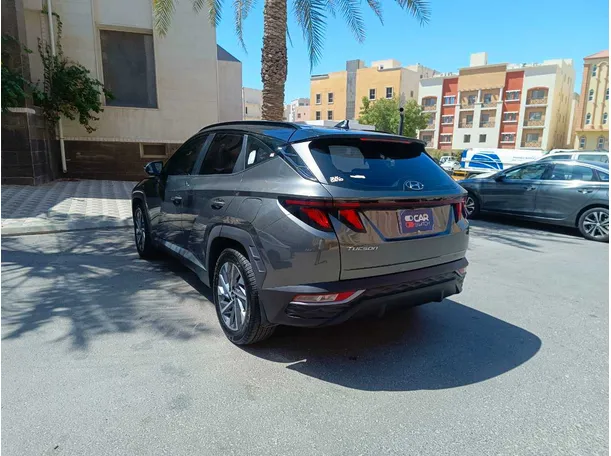 Car image 7