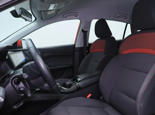 Car image 8