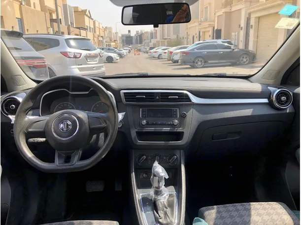 Car image 15