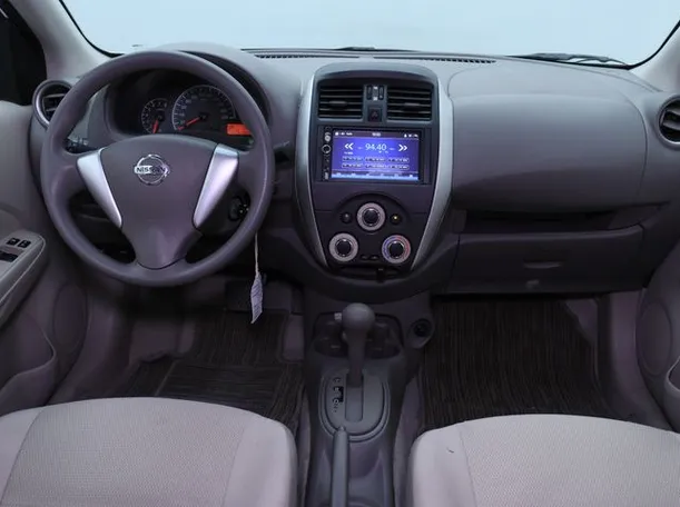 Car image 14