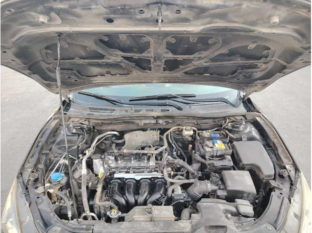 Car image 25