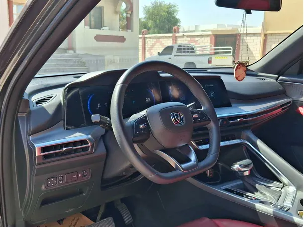 Car image 11