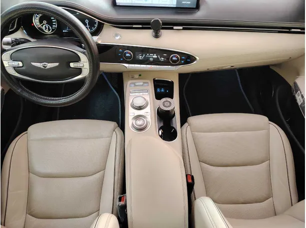 Car image 18