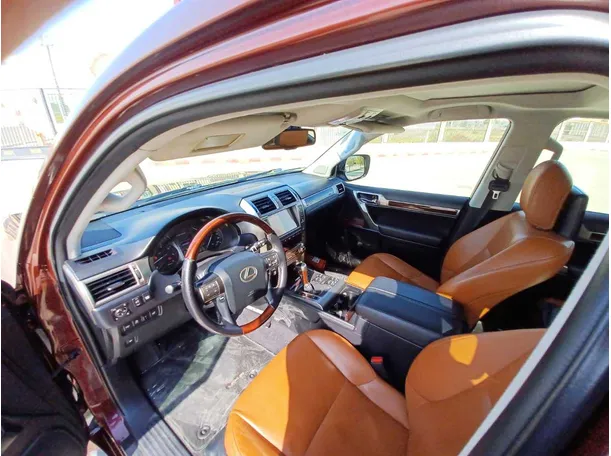 Car image 11