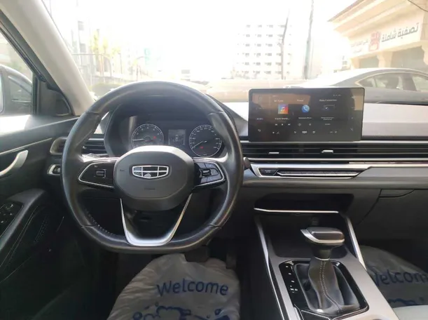 Car image 19
