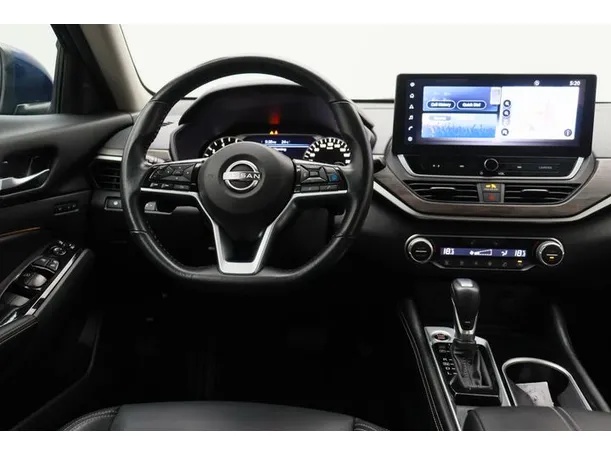 Car image 15