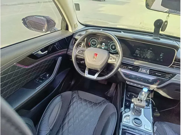 Car image 25