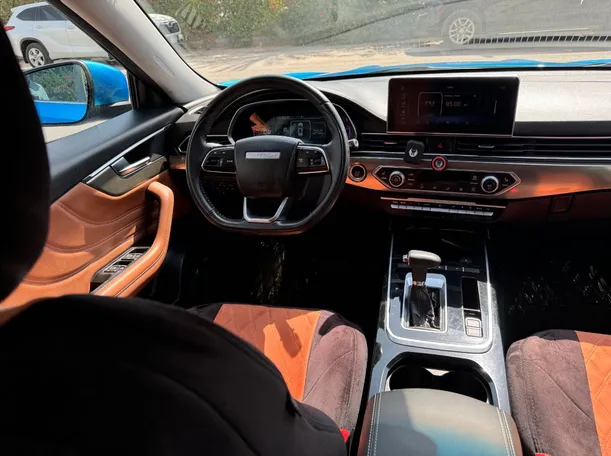 Car image 15