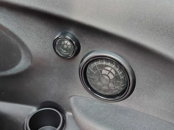 Car image 31