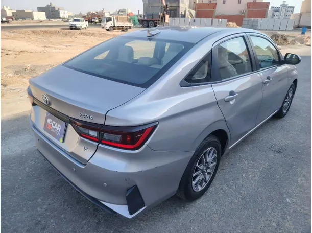 Car image 5