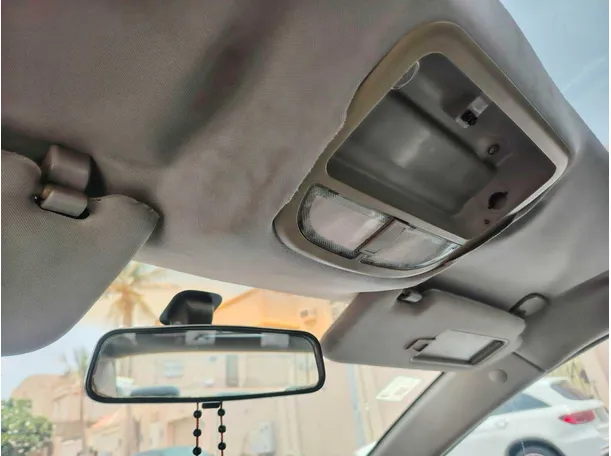 Car image 33
