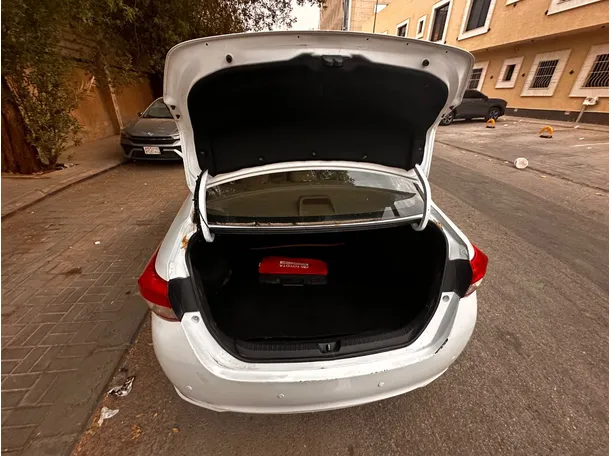 Car image 22