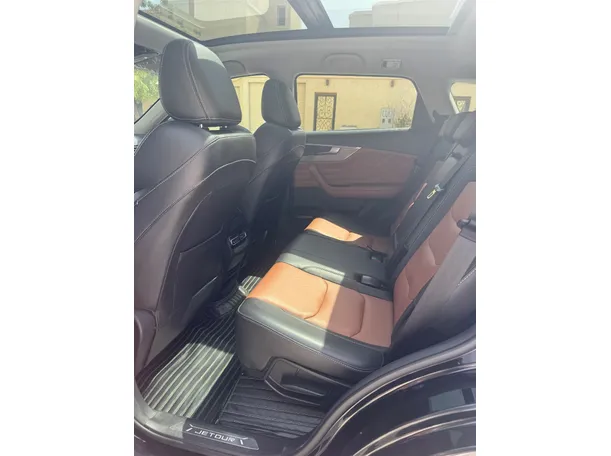 Car image 13