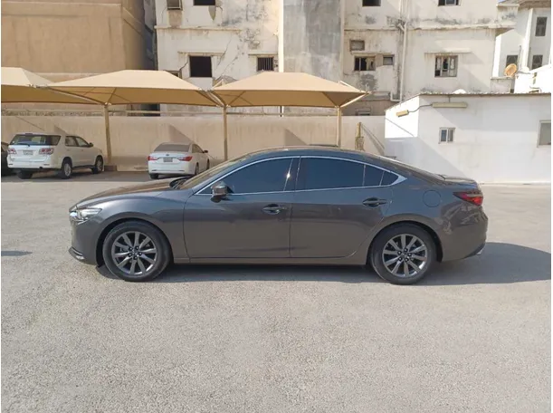 Car image 8