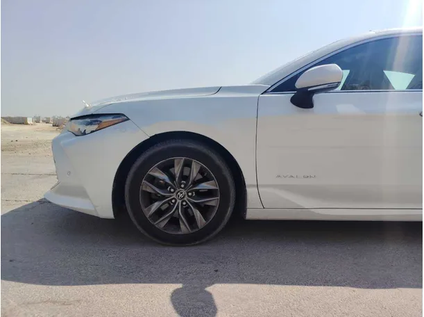 Car image 9