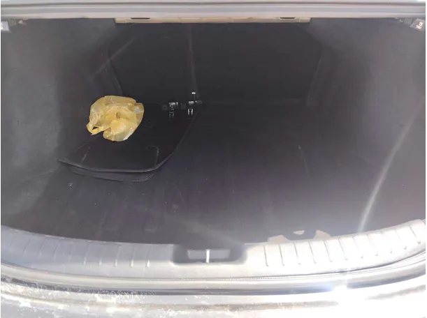 Car image 26