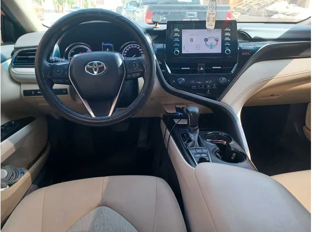 Car image 16