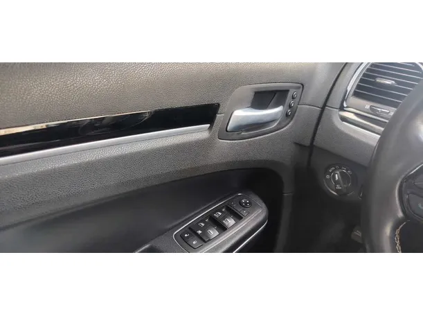 Car image 24