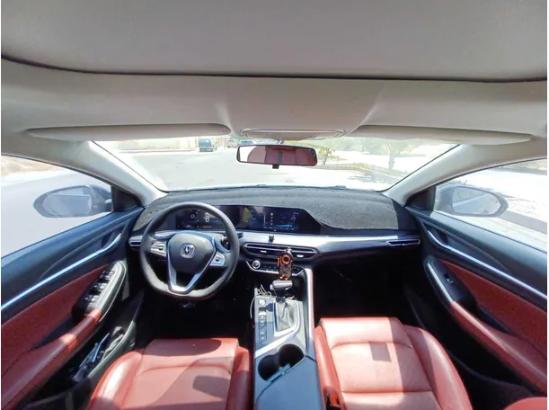 Car image 13