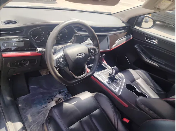 Car image 12