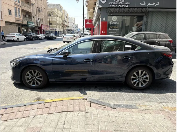 Car image 8