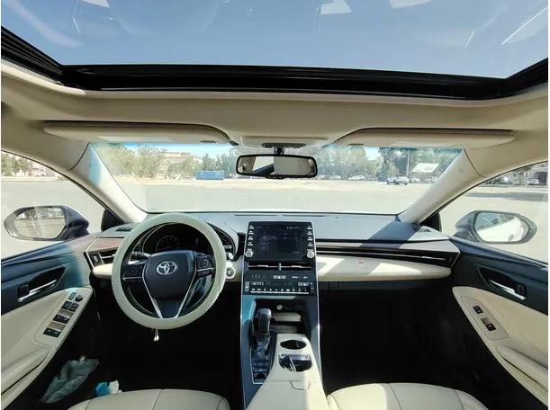 Car image 17