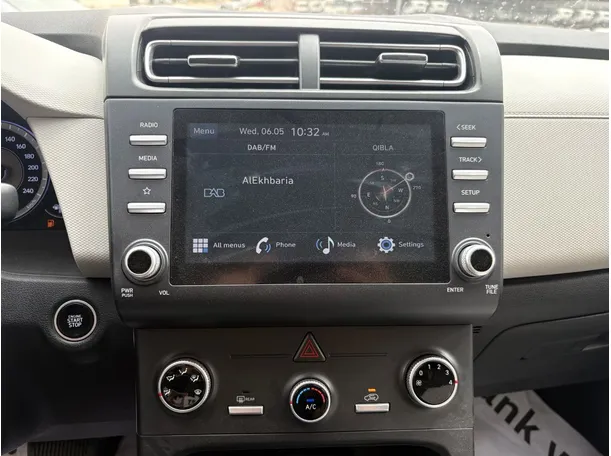 Car image 12