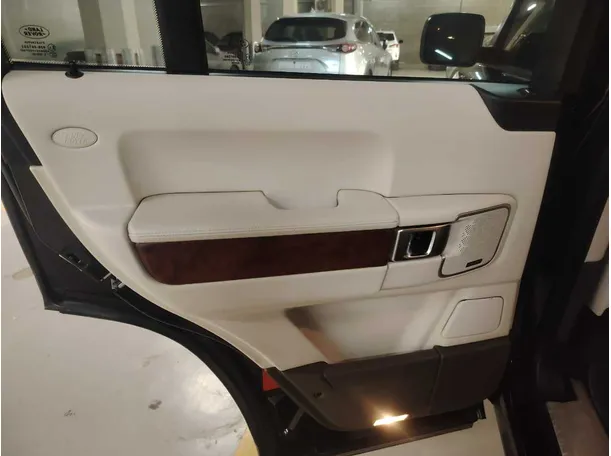 Car image 36