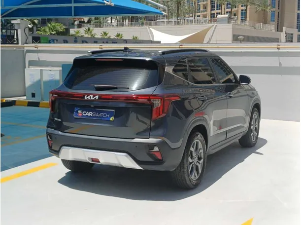Car image 5