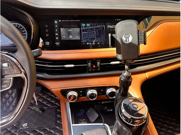 Car image 18