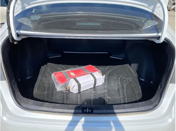 Car image 18