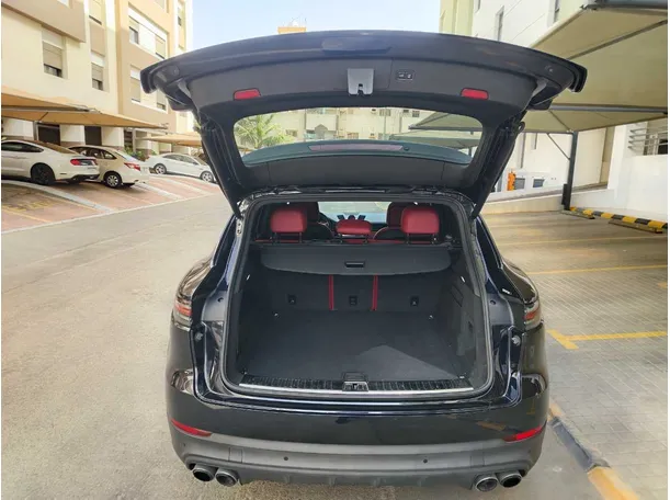 Car image 29
