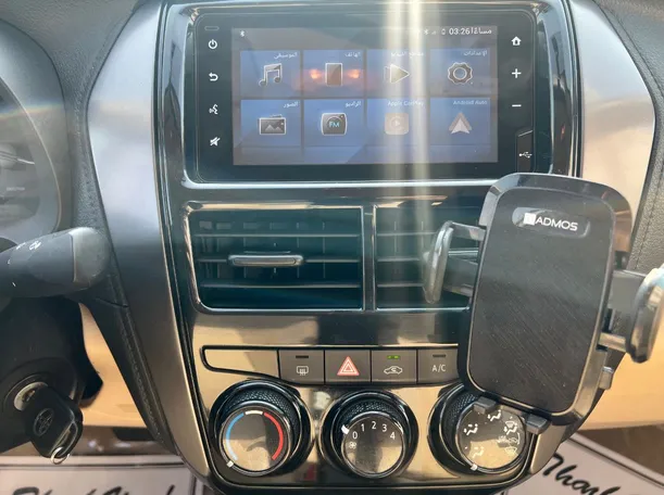 Car image 18