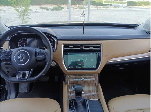 Car image 17
