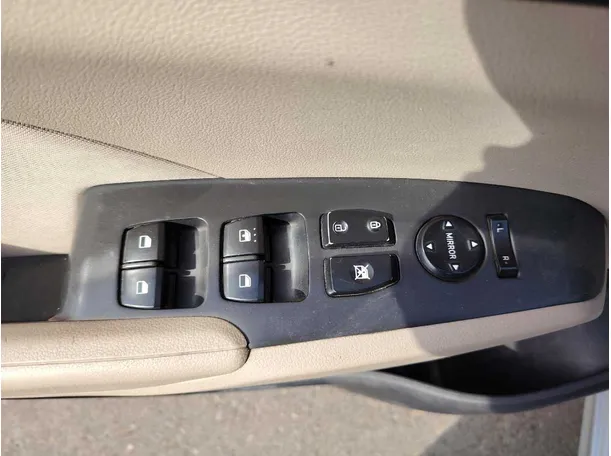 Car image 40