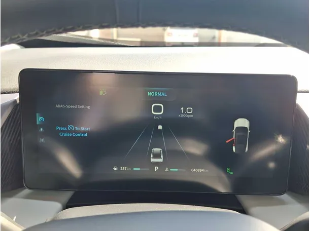 Car image 17