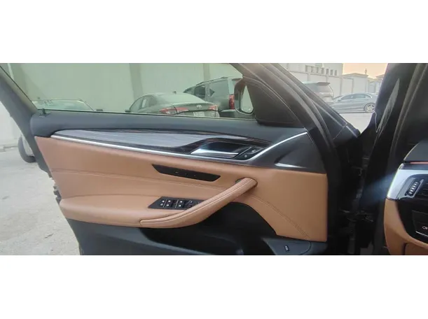 Car image 26