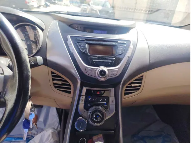 Car image 15