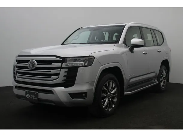 2024 تويوتا لاندكروزر في دبي