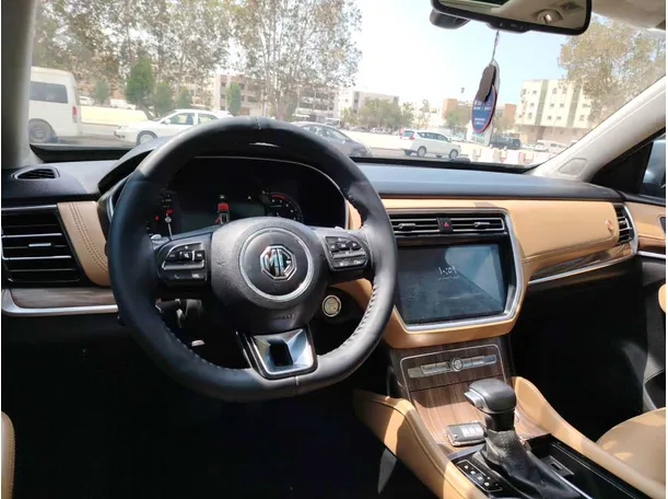 Car image 26